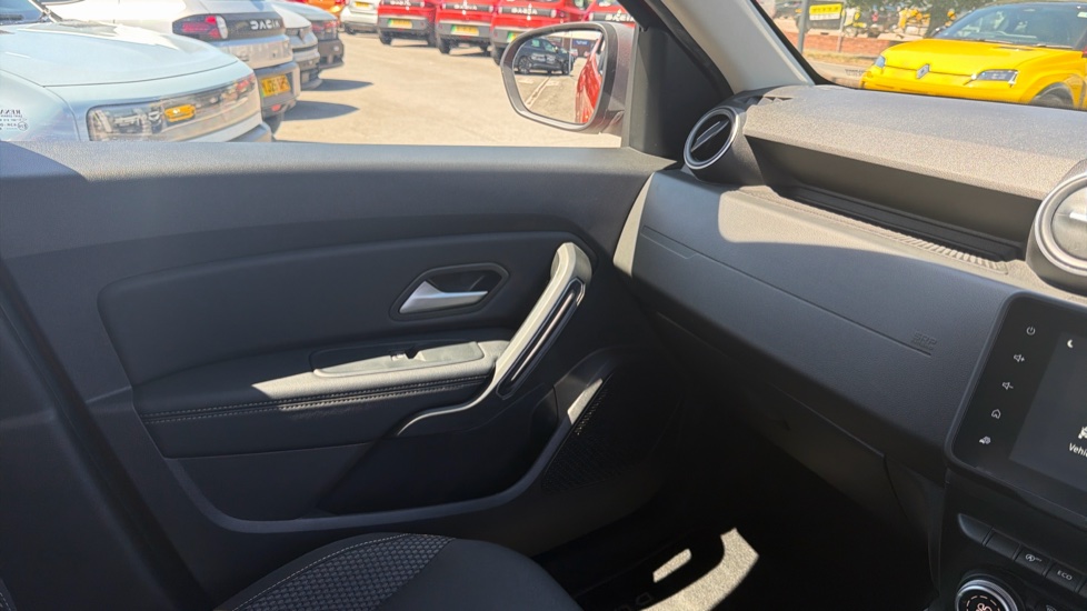 Dacia Duster 1.3 TCe 150 Journey 5dr EDC Petrol Estate - Image 27