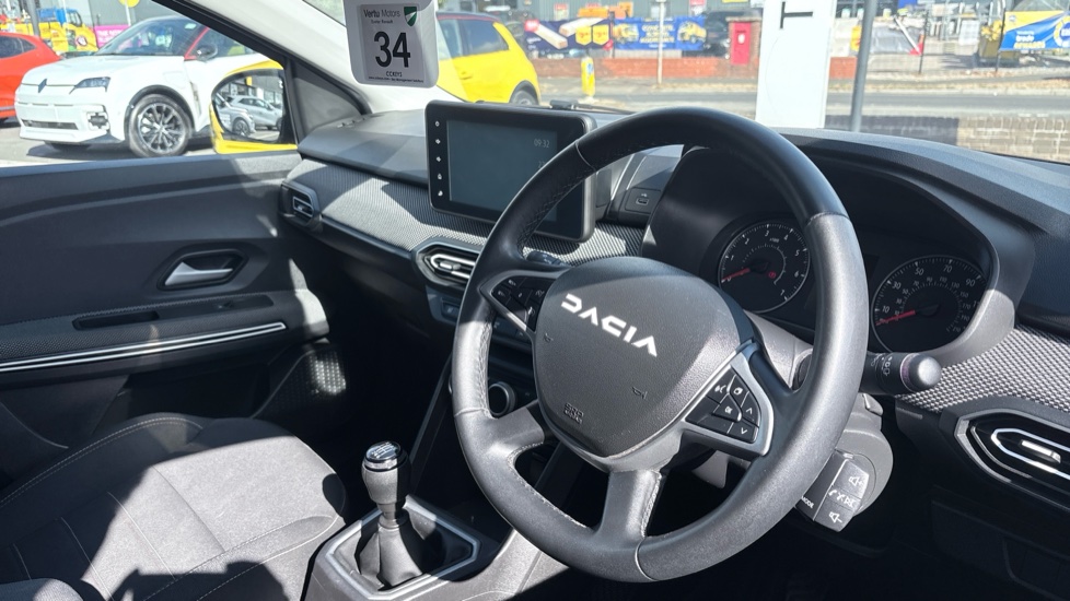 Dacia Jogger 1.0 TCe Extreme SE 5dr Petrol Estate - Image 11