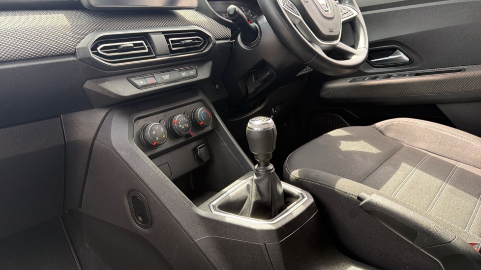 Dacia Sandero 1.0 TCe Comfort 5dr Bi Fuel Hatchback - Image 13