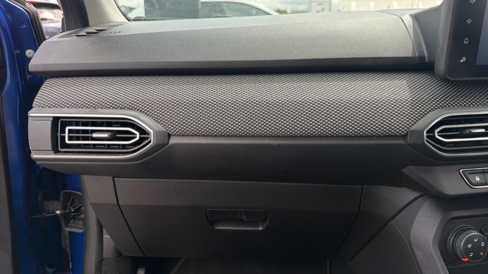 Dacia Sandero 1.0 TCe Comfort 5dr Bi Fuel Hatchback - Image 24