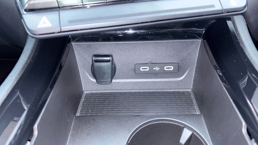 Renault Austral E-Tech Full Hybrid Techno 5dr Auto Hybrid Estate - Image 25