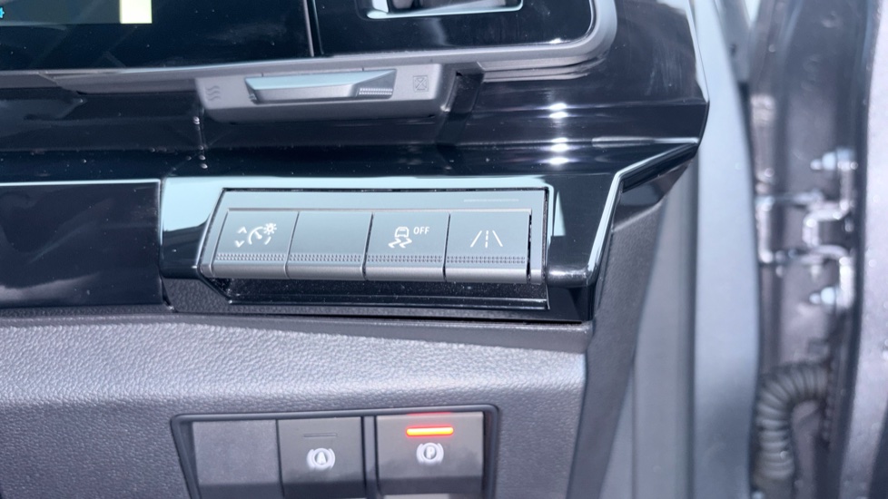 Renault Austral E-Tech Full Hybrid Techno 5dr Auto Hybrid Estate - Image 28