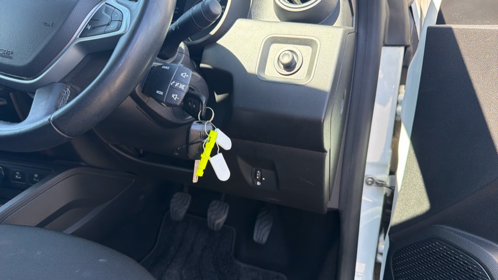 Dacia Duster 1.0 TCe 90 Expression 5dr Petrol Estate - Image 23