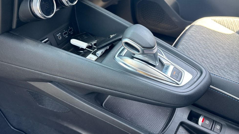 Renault Captur 1.6 E-TECH PHEV 160 Launch Edition 5dr Auto Hatchback - Image 13
