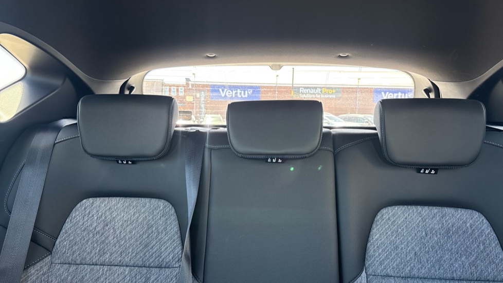 Renault Captur 1.6 E-TECH PHEV 160 Launch Edition 5dr Auto Hatchback - Image 15
