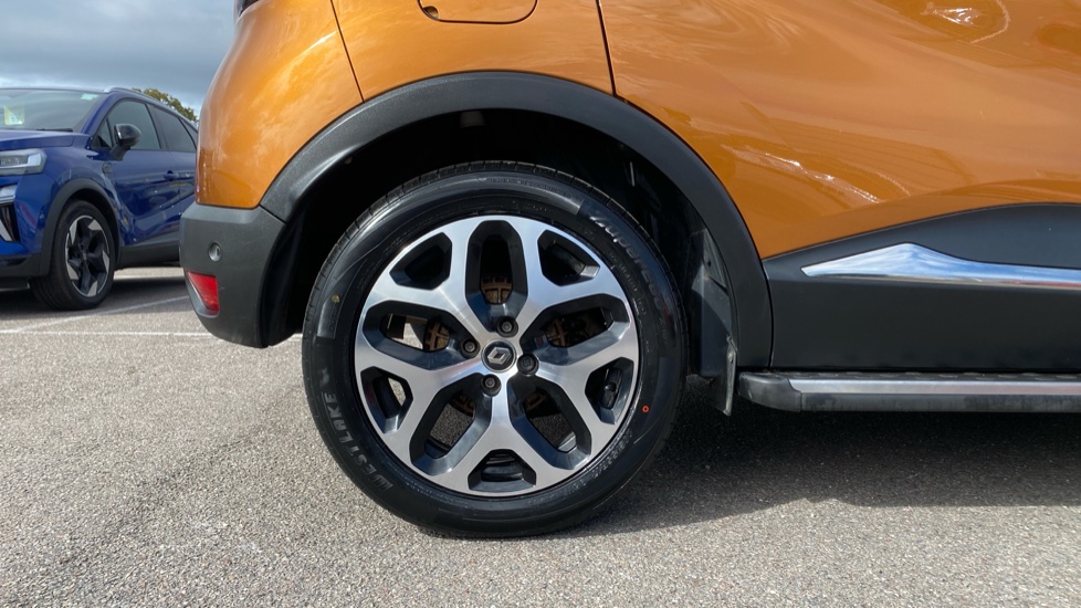 Renault Captur 0.9 TCE 90 GT Line 5dr Petrol Hatchback - Image 7