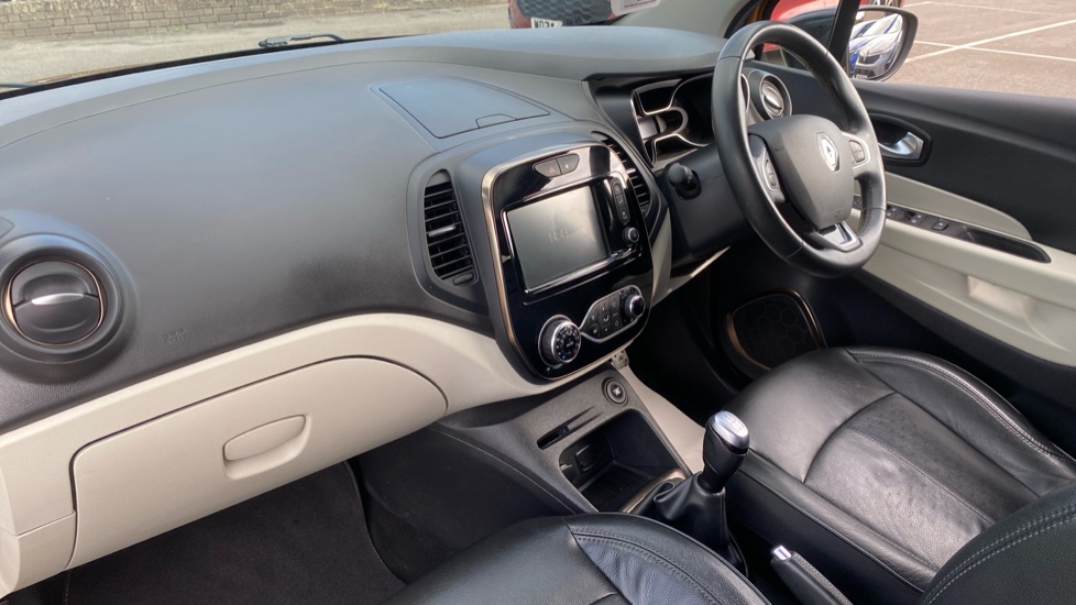 Renault Captur 0.9 TCE 90 GT Line 5dr Petrol Hatchback - Image 9