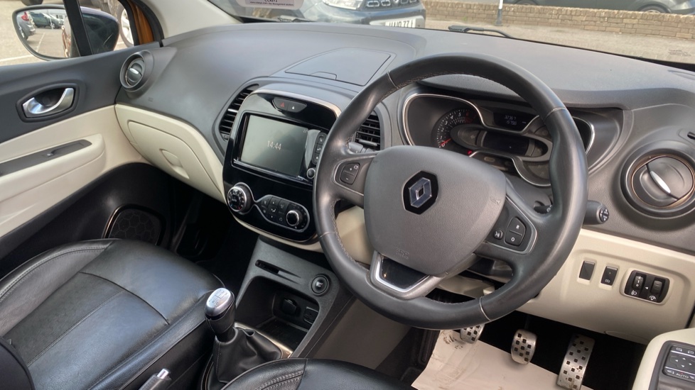 Renault Captur 0.9 TCE 90 GT Line 5dr Petrol Hatchback - Image 11