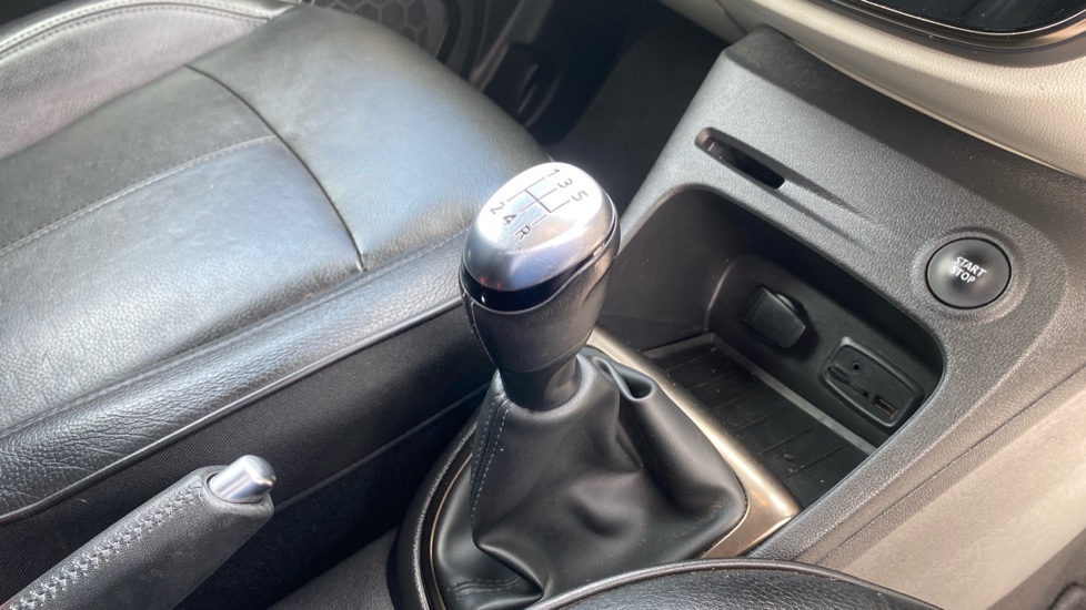 Renault Captur 0.9 TCE 90 GT Line 5dr Petrol Hatchback - Image 13