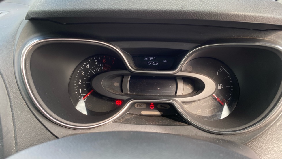 Renault Captur 0.9 TCE 90 GT Line 5dr Petrol Hatchback - Image 18