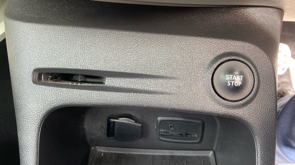 Renault Captur 0.9 TCE 90 GT Line 5dr Petrol Hatchback - Image 25