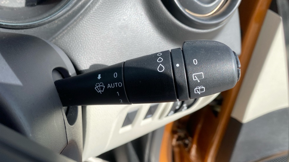 Renault Captur 0.9 TCE 90 GT Line 5dr Petrol Hatchback - Image 31