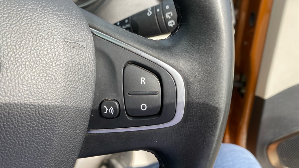 Renault Captur 0.9 TCE 90 GT Line 5dr Petrol Hatchback - Image 34