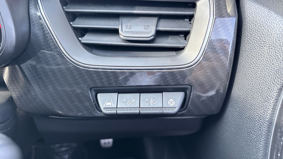 Renault Arkana 1.6 E-TECH Hybrid 145 R.S. Line 5dr Auto Hybrid Estate - Image 24