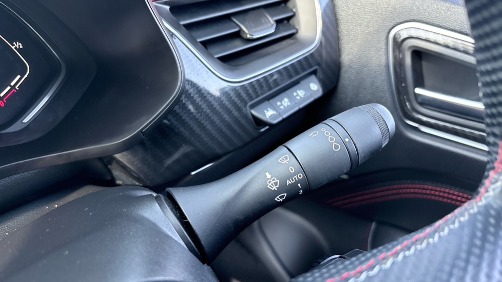 Renault Arkana 1.6 E-TECH Hybrid 145 R.S. Line 5dr Auto Hybrid Estate - Image 25