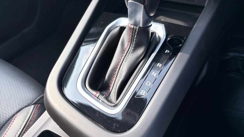 Renault Arkana 1.6 E-TECH Hybrid 145 R.S. Line 5dr Auto Hybrid Estate - Image 27