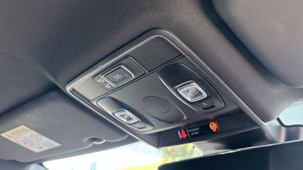 Renault Arkana 1.6 E-TECH Hybrid 145 R.S. Line 5dr Auto Hybrid Estate - Image 32