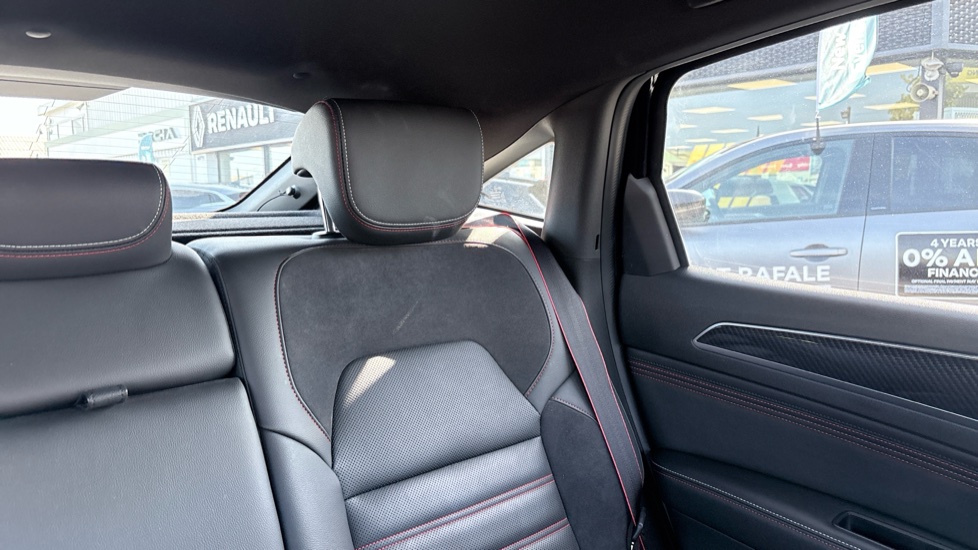Renault Arkana 1.6 E-TECH Hybrid 145 R.S. Line 5dr Auto Hybrid Estate - Image 35