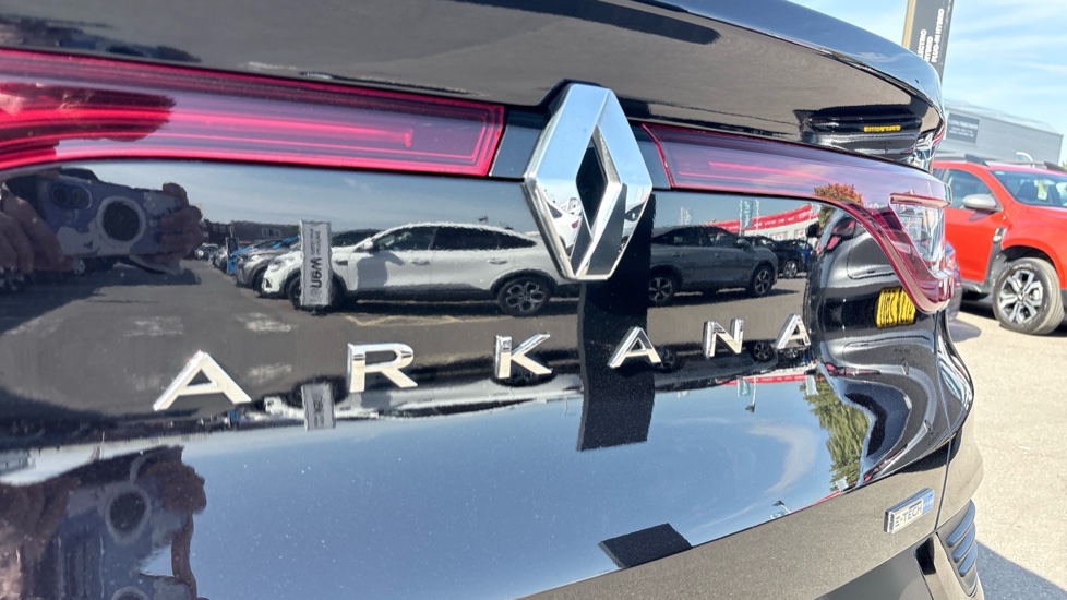 Renault Arkana 1.6 E-TECH Hybrid 145 R.S. Line 5dr Auto Hybrid Estate - Image 45