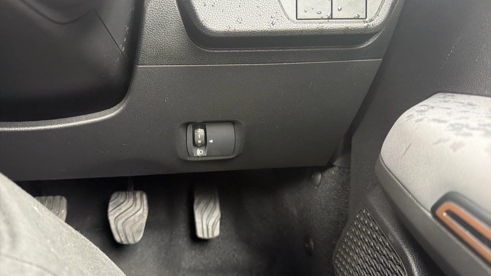 Dacia Sandero Stepway 1.0 TCe Extreme 5dr Petrol Hatchback - Image 24
