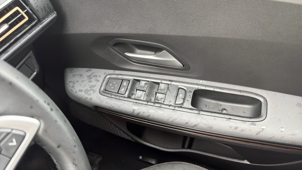 Dacia Sandero Stepway 1.0 TCe Extreme 5dr Petrol Hatchback - Image 25
