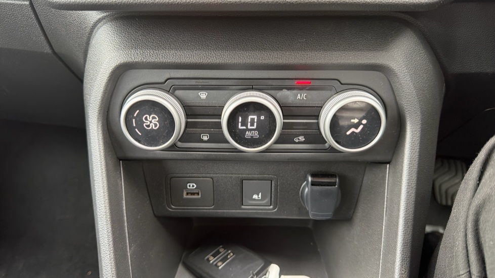 Dacia Sandero Stepway 1.0 TCe Extreme 5dr Petrol Hatchback - Image 27