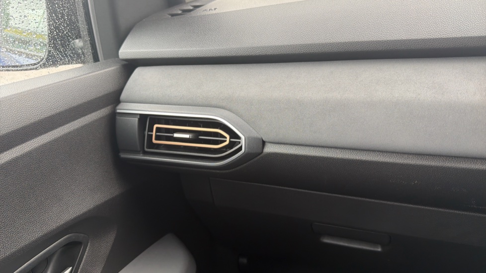 Dacia Sandero Stepway 1.0 TCe Extreme 5dr Petrol Hatchback - Image 31