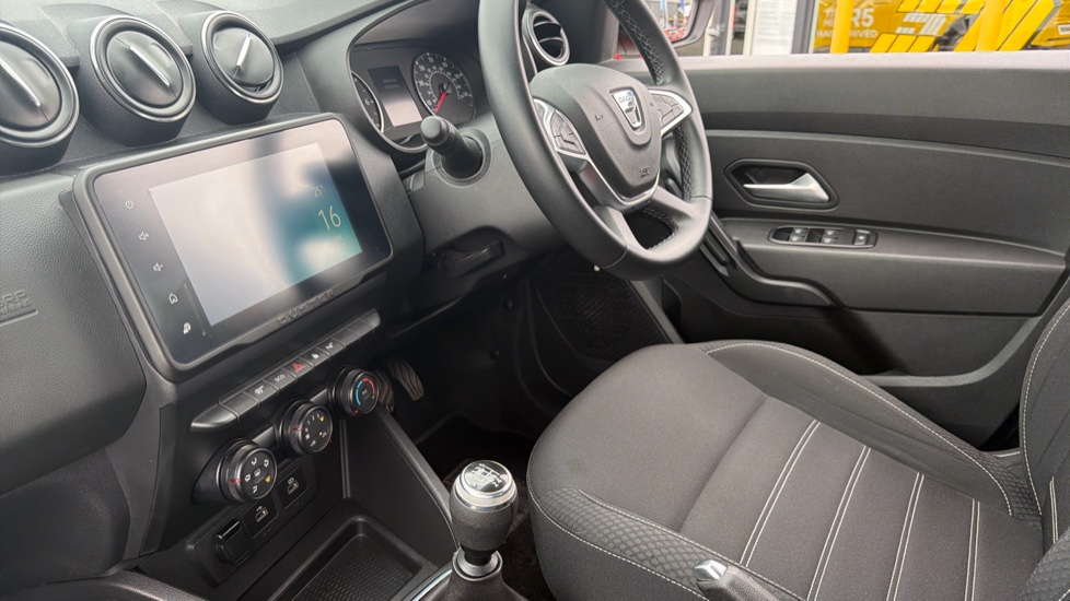 Dacia Duster 1.0 TCe 90 Comfort 5dr Petrol Estate - Image 9