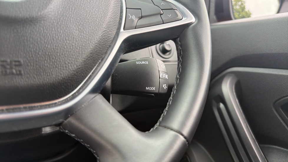 Dacia Duster 1.0 TCe 90 Comfort 5dr Petrol Estate - Image 27