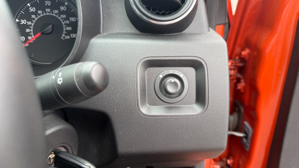 Dacia Duster 1.0 TCe 90 Comfort 5dr Petrol Estate - Image 29
