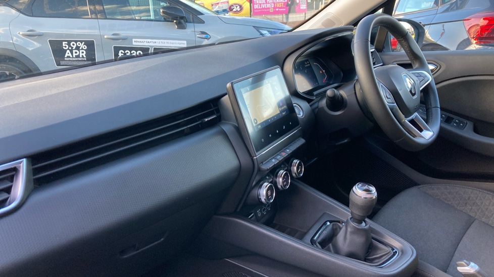 Renault Clio 1.0 TCe 90 Evolution 5dr Petrol Hatchback - Image 9