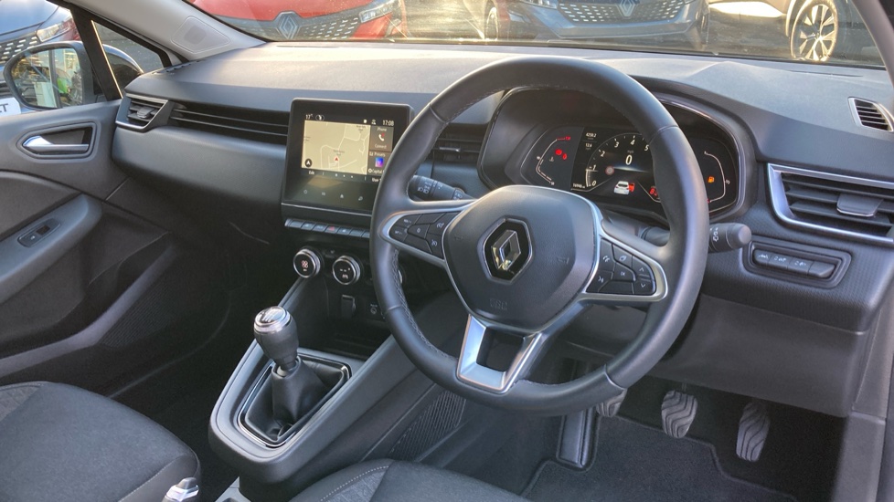 Renault Clio 1.0 TCe 90 Evolution 5dr Petrol Hatchback - Image 11