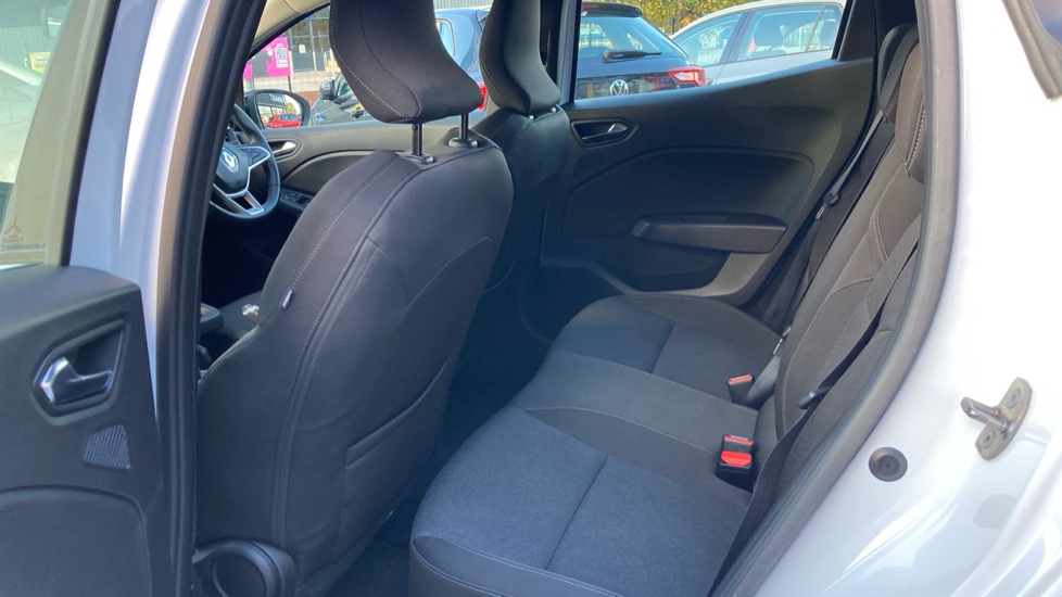Renault Clio 1.0 TCe 90 Evolution 5dr Petrol Hatchback - Image 16