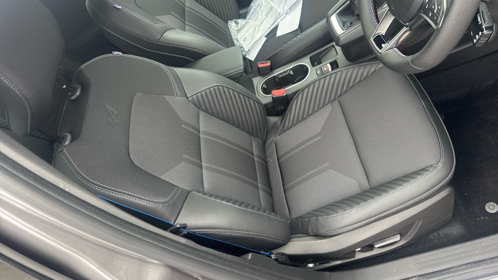 Renault Symbioz 1.3 TCe 140 Techno Esprit Alpine 5dr Petrol Estate - Image 27