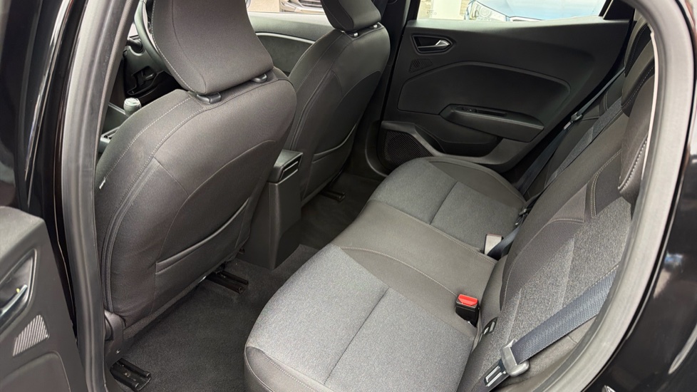 Renault Clio 1.0 TCe 90 Evolution 5dr Petrol Hatchback - Image 16