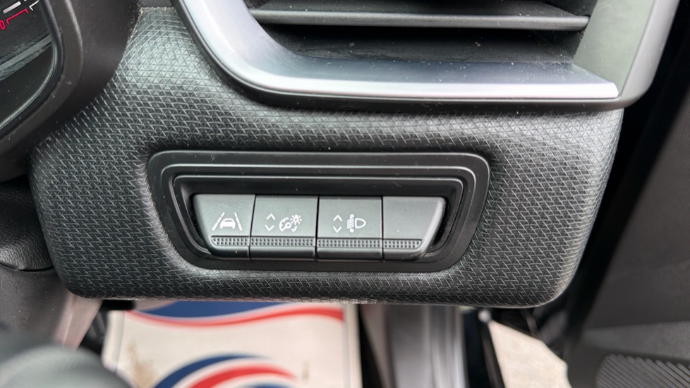Renault Clio 1.0 TCe 90 Evolution 5dr Petrol Hatchback - Image 21