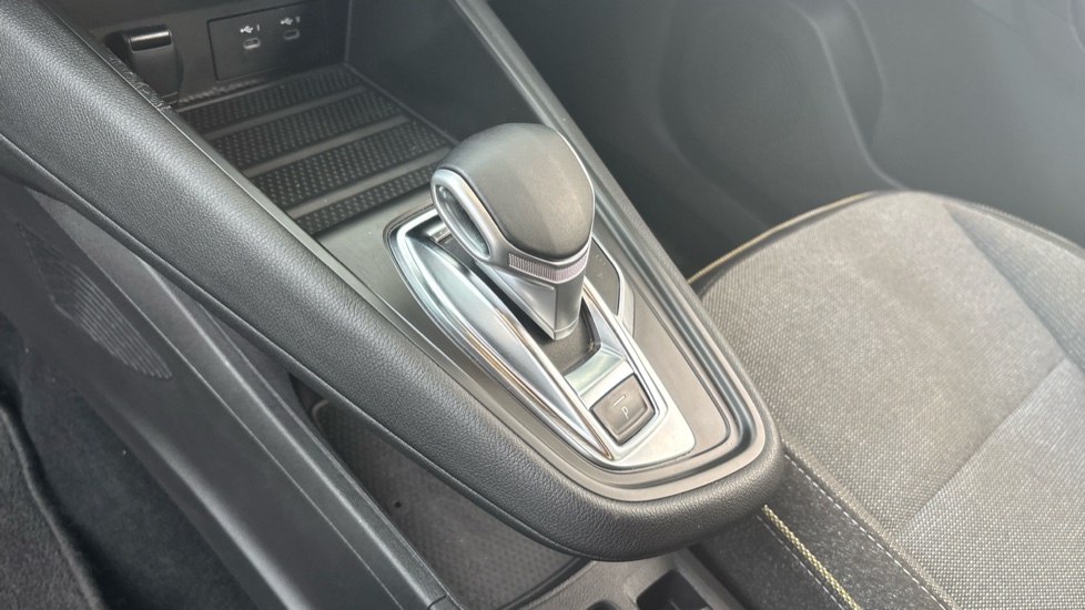 Renault Symbioz 1.6 E-Tech FHEV 145 Techno 5dr Auto Hybrid Estate - Image 13