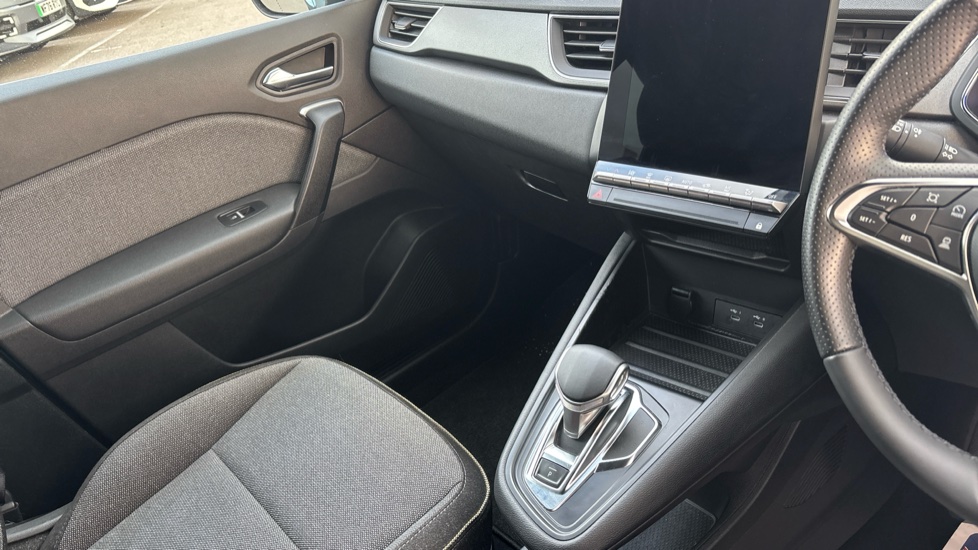 Renault Symbioz 1.6 E-Tech FHEV 145 Techno 5dr Auto Hybrid Estate - Image 14