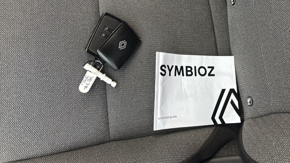 Renault Symbioz 1.6 E-Tech FHEV 145 Techno 5dr Auto Hybrid Estate - Image 19