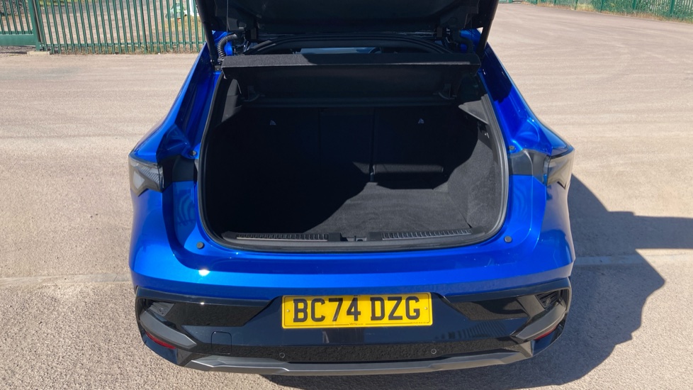 Renault Rafale E-Tech FHEV Techno Esprit Alpine 5dr Auto 4C Hybrid Estate - Image 4