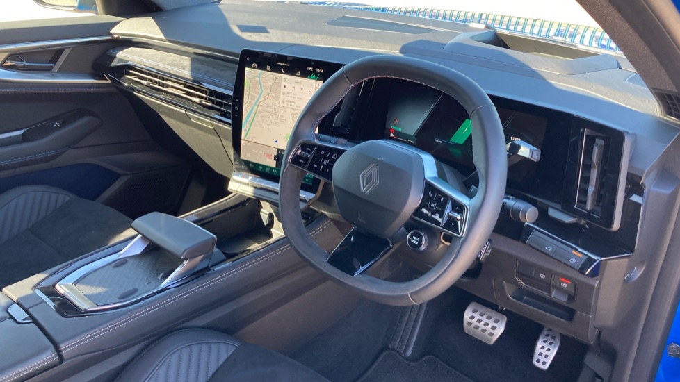 Renault Rafale E-Tech FHEV Techno Esprit Alpine 5dr Auto 4C Hybrid Estate - Image 11