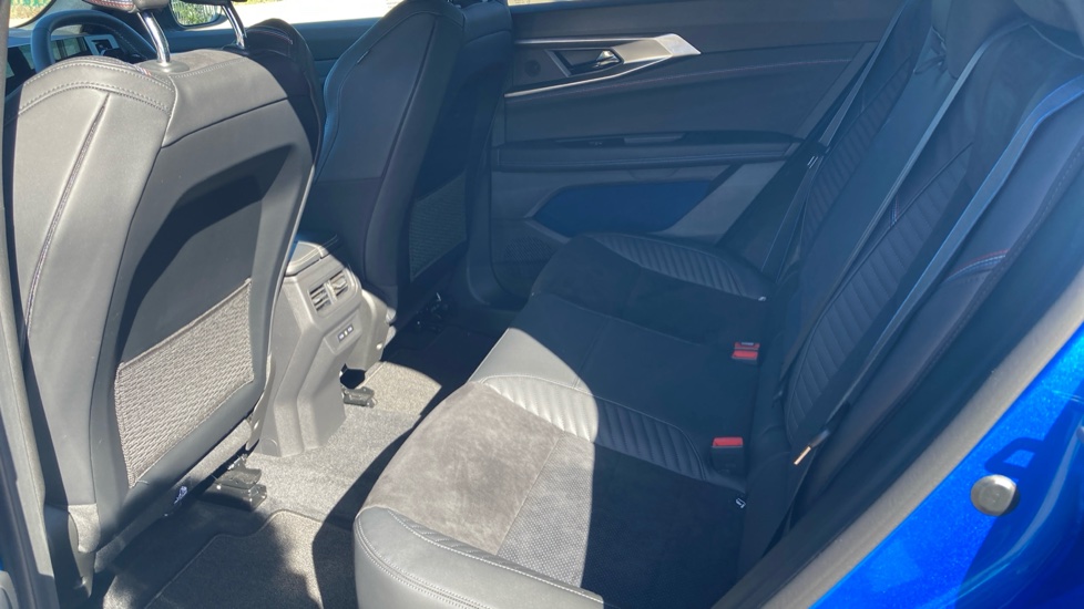 Renault Rafale E-Tech FHEV Techno Esprit Alpine 5dr Auto 4C Hybrid Estate - Image 16