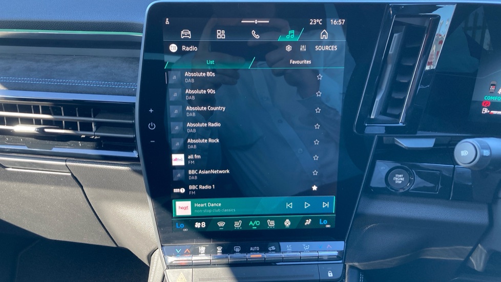 Renault Rafale E-Tech FHEV Techno Esprit Alpine 5dr Auto 4C Hybrid Estate - Image 21
