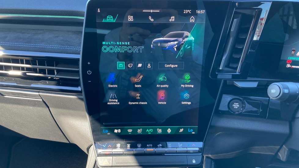 Renault Rafale E-Tech FHEV Techno Esprit Alpine 5dr Auto 4C Hybrid Estate - Image 22