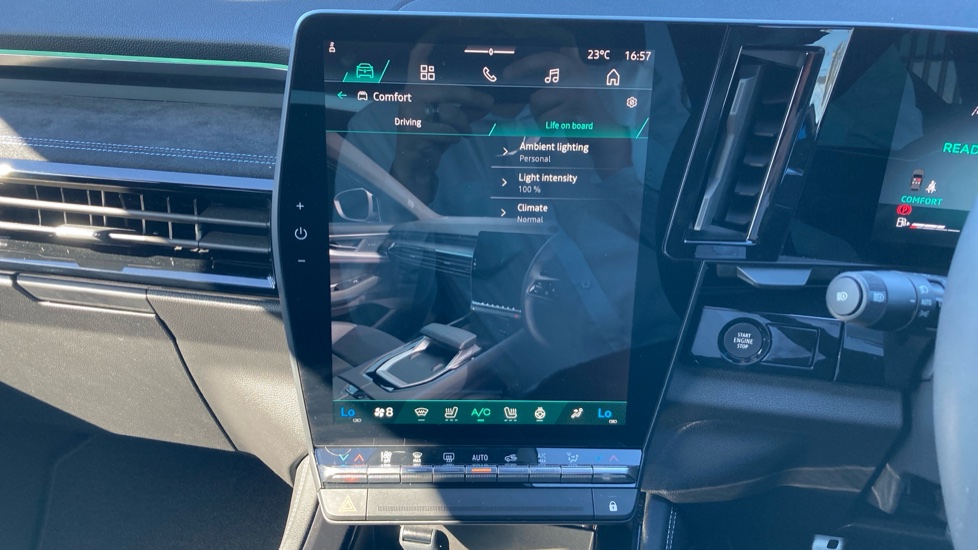 Renault Rafale E-Tech FHEV Techno Esprit Alpine 5dr Auto 4C Hybrid Estate - Image 25