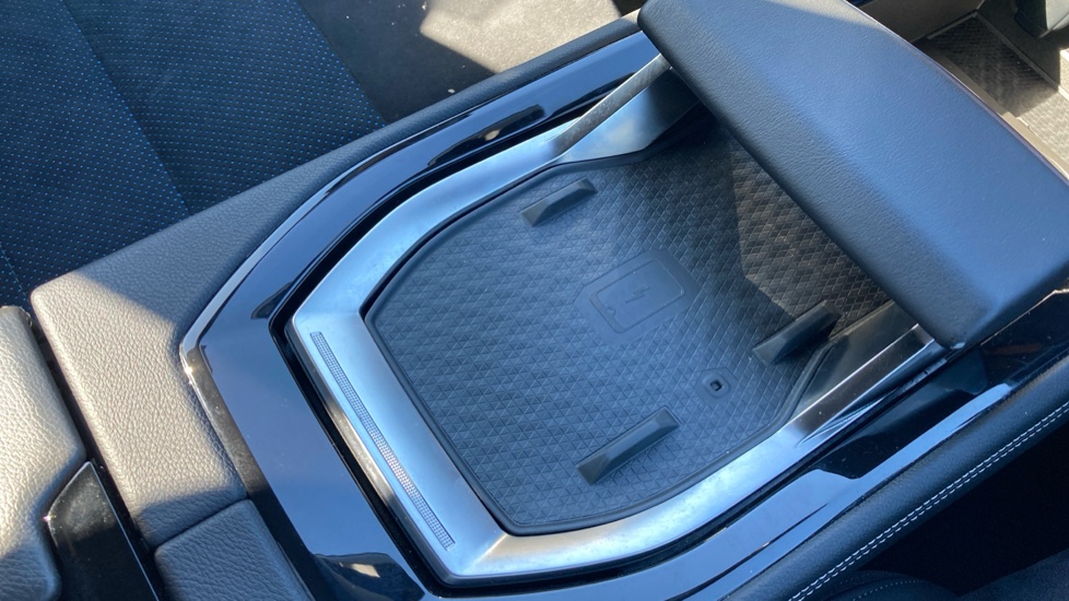 Renault Rafale E-Tech FHEV Techno Esprit Alpine 5dr Auto 4C Hybrid Estate - Image 33