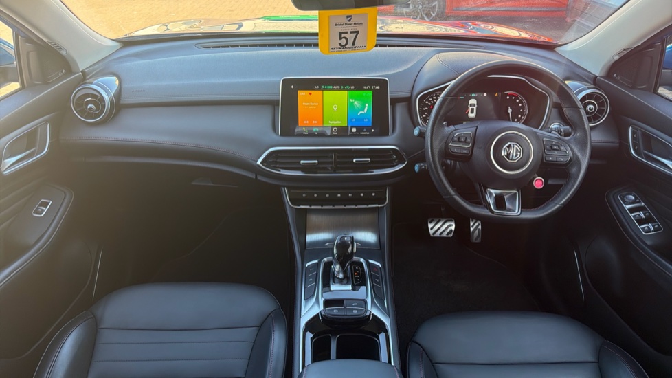 MG HS 1.5 T-GDI Exclusive 5dr DCT Petrol Hatchback - Image 10