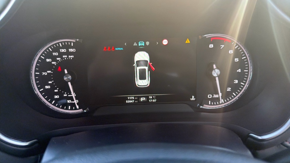 MG HS 1.5 T-GDI Exclusive 5dr DCT Petrol Hatchback - Image 18