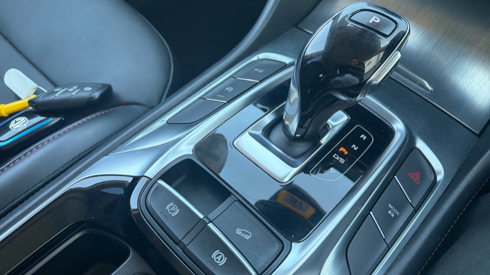 MG HS 1.5 T-GDI Exclusive 5dr DCT Petrol Hatchback - Image 21