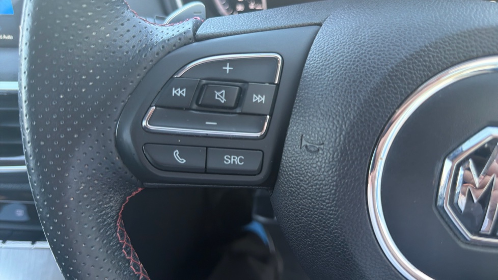 MG HS 1.5 T-GDI Exclusive 5dr DCT Petrol Hatchback - Image 25